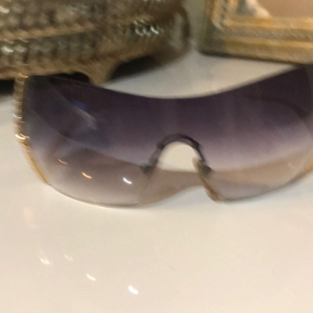 Black and white sides with rims tones